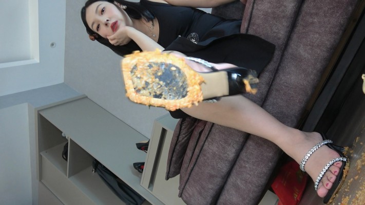 图片[8]_【彼岸花】高跟鞋底美食羞辱_绳缚吧