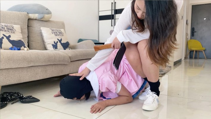 图片[9]_【甜妹女M】女M用舌头舔干净主人鞋底_绳缚吧