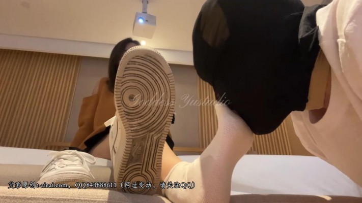 图片[7]_【羽工作室】晨希S：空军一号原味小白袜汗脚调教_绳缚吧