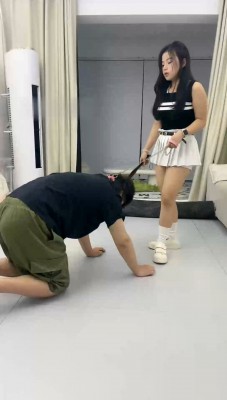 图片[3]_【伊诺】白鞋白袜踩/狗链遛狗/臭脚捂脸_绳缚吧