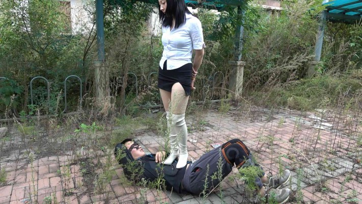 图片[7]_【彼岸花】女上司辞退男员工，男员工惨成为靴下奴_绳缚吧