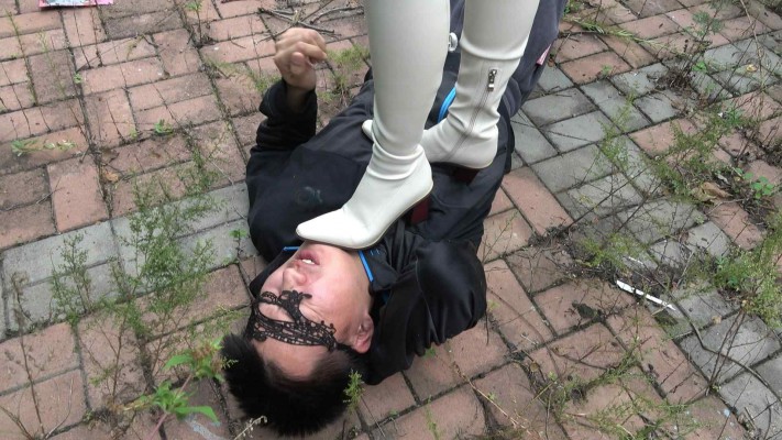 图片[12]_【彼岸花】女上司辞退男员工，男员工惨成为靴下奴_绳缚吧