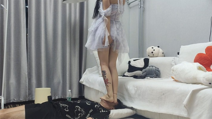 图片[10]_美少女茜茜脚耳光狂抽/全体重踩脸/脚深喉/脚虐舌_绳缚吧