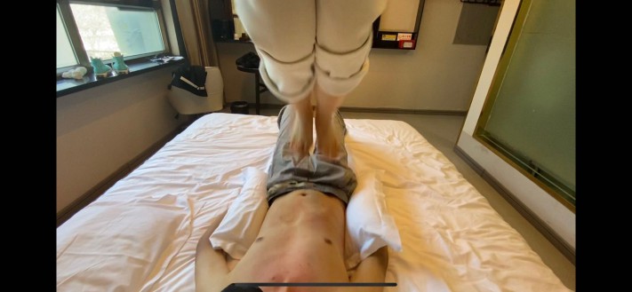 图片[6]_女大学生素人第一次踩踏_绳缚吧