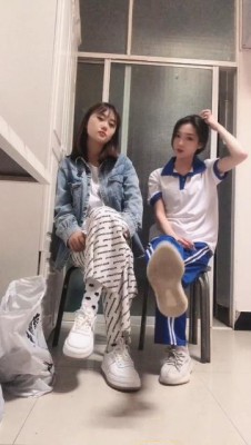 图片[4]_【热血女神】双校园女流氓第一视角POV强制闻臭鞋舔脚蹂躏_绳缚吧