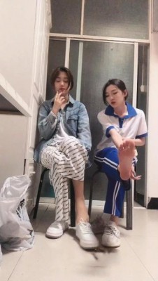 图片[6]_【热血女神】双校园女流氓第一视角POV强制闻臭鞋舔脚蹂躏_绳缚吧