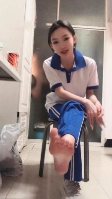 图片[8]_【热血女神】双校园女流氓第一视角POV强制闻臭鞋舔脚蹂躏_绳缚吧