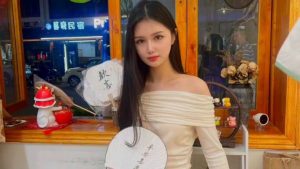 『瞳理心』凯琳玩弄恋足癖_绳缚吧