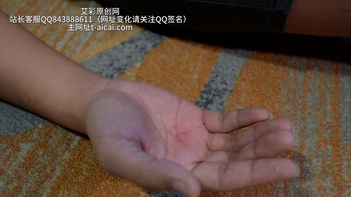 图片[3]_金属高跟惨无人道踩虐小白，臭袜塞嘴痛苦哀嚎_绳缚吧