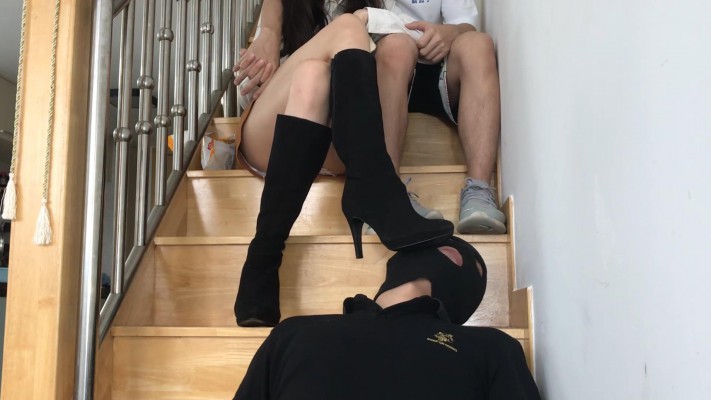 图片[7]_双机位小鱼女神情侣主边KISS边踩头羞辱追求者舔靴子_绳缚吧