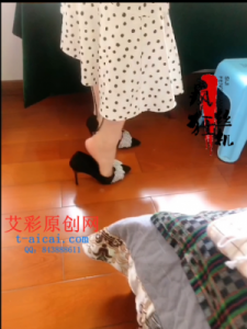 应约到素人少妇家中品尝她的虾线丝袜_绳缚吧