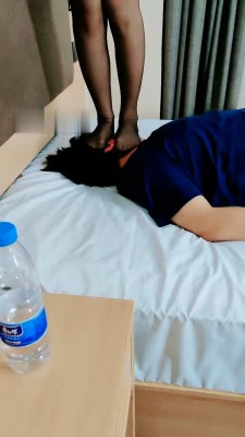 图片[4]_【萌宝儿】鞋绑狗脸/黑丝全体重踩踏_绳缚吧