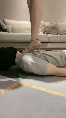 图片[9]_【樱桃大大】无底线踩踏/转胯深喉/肉丝踩脸_绳缚吧