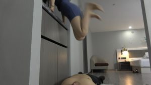 【领主老大】肉丝脚跳踩_绳缚吧