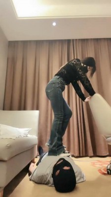 图片[6]_【不期而遇】惩罚酒鬼-飞踹狗头/人体跑步机_绳缚吧
