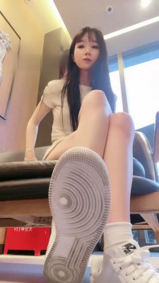 图片[3]_【樱桃大大】户外偶遇粉丝白鞋虐_绳缚吧