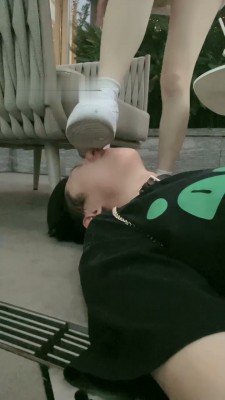 图片[9]_【樱桃大大】户外偶遇粉丝白鞋虐_绳缚吧