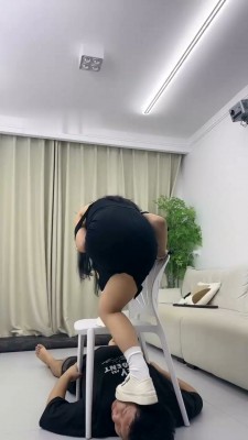 图片[2]_【伊诺】白鞋白袜气味羞辱/踩踏/臀部诱惑_绳缚吧