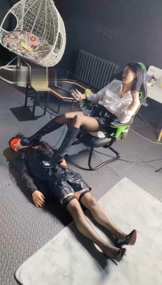 图片[6]_【冰诺】吊绑重度鞭打/长靴踩踏脚垫_绳缚吧