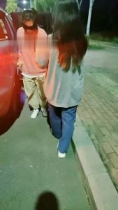 【小羊】户外车内开发闺蜜做狗_绳缚吧