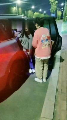 图片[6]_【小羊】户外车内开发闺蜜做狗_绳缚吧