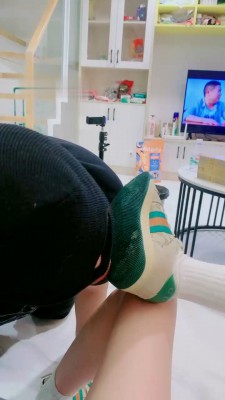 图片[3]_【Rina】运动鞋白棉袜踩踏虐乳_绳缚吧