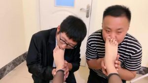 【孤傲女帝】双奴-舔脚/奴下奴抽耳光/sp/口水深喉/圣水_绳缚吧