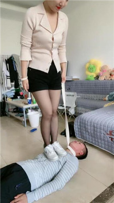 图片[18]_【嘉文】长靴重度踢踹/人体烟灰缸/耳光_绳缚吧