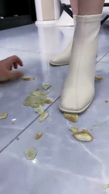图片[11]_【麋鹿银儿】双模特S-鞋底喂食/强制圣水/高跟踩踏_绳缚吧