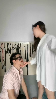 图片[5]_【木子大大】脚踩狗头强制虐打_绳缚吧