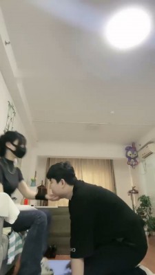 【不期而遇】胶皮头套闻袜香/胶带勒脖/吃呕吐物_绳缚吧