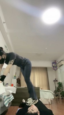 图片[4]_【不期而遇】胶皮头套闻袜香/胶带勒脖/吃呕吐物_绳缚吧