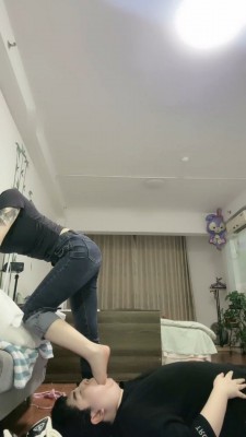 图片[5]_【不期而遇】胶皮头套闻袜香/胶带勒脖/吃呕吐物_绳缚吧