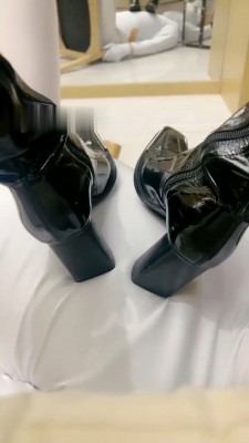 图片[3]_【沅芷大人】长靴脚踩/捆绑椅子_绳缚吧