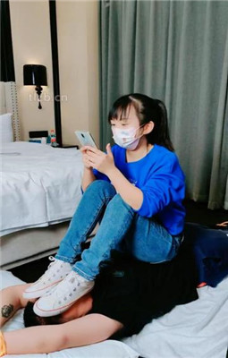 图片[9]_【萌宝儿】掐乳/帆布鞋白棉袜踩踏/深喉_绳缚吧