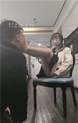 图片[18]_【可爱鬼】JK学生主-皮鞋白袜-踩踏闻舔/头顶鞋/喝厕所水_绳缚吧
