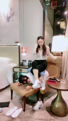 图片[3]_【夏芙】出差领导伺候-小白鞋白袜闻舔/鞭打/浴室虐_绳缚吧