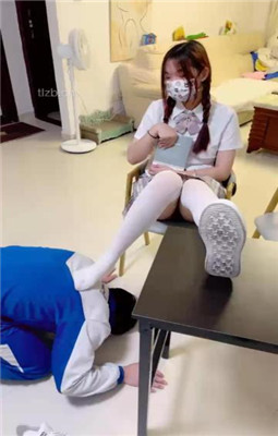 图片[3]_【雯雯】骚货同学闻同班女同学的臭袜子_绳缚吧