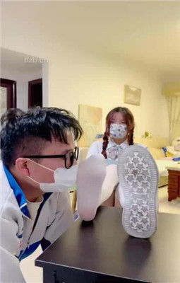 图片[7]_【雯雯】骚货同学闻同班女同学的臭袜子_绳缚吧