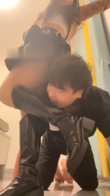 图片[2]_【伊诺】巨人视角-长靴踩踏/近距离恋足舔/竖中指鄙视_绳缚吧