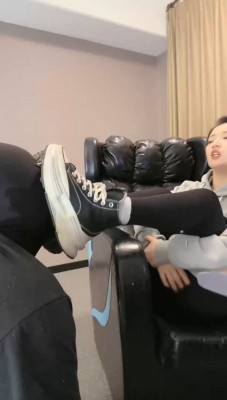 图片[4]_【潘妮女王】网瘾少年得用臭脚治疗_绳缚吧
