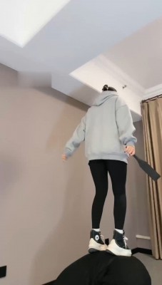 图片[7]_【潘妮女王】网瘾少年得用臭脚治疗_绳缚吧