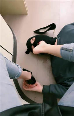 图片[10]_【绝美兔女王】跪舔裸足/转胯骑马/高跟踩踏_绳缚吧