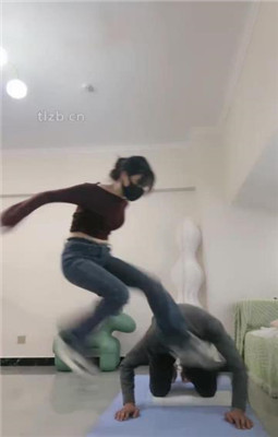 图片[3]_【不期而遇】舔脏鞋底闻白袜/重度踢踹_绳缚吧