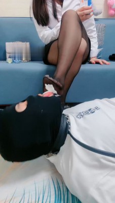 图片[11]_【木子大大】嘴叼高跟/掐乳/转胯/深喉黑丝恋足舔_绳缚吧
