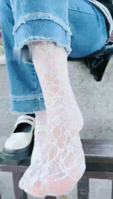 图片[4]_【可可黎黎子】户外-学生S-近距离恋足舔_绳缚吧