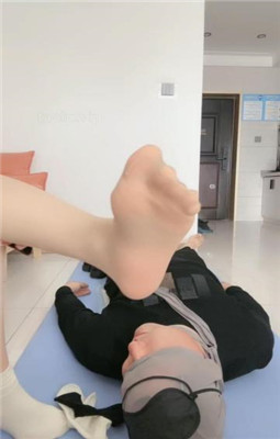 图片[19]_【不期而遇】脚踩脖子窒息/圣水/重度踢踹_绳缚吧