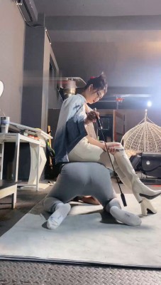 图片[4]_【冰诺】长靴踩脚垫/舔高跟/提档/掐乳_绳缚吧