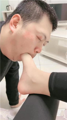 图片[11]_【萱萱子】舔脏鞋/闻白袜肉丝脚_绳缚吧