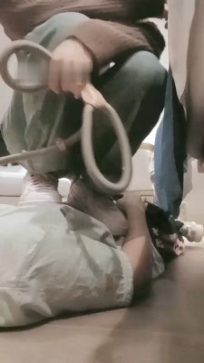 图片[8]_【陌初】狗链遛狗/运动鞋踩踏/白袜脚闻舔_绳缚吧